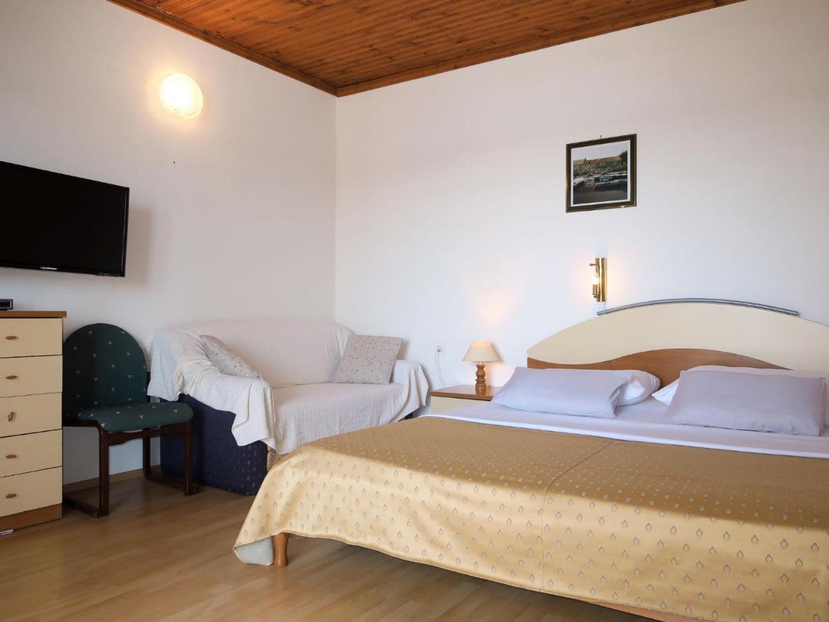 Apartment Ana - Rab166 By Interhome Barbat na Rabu Kültér fotó